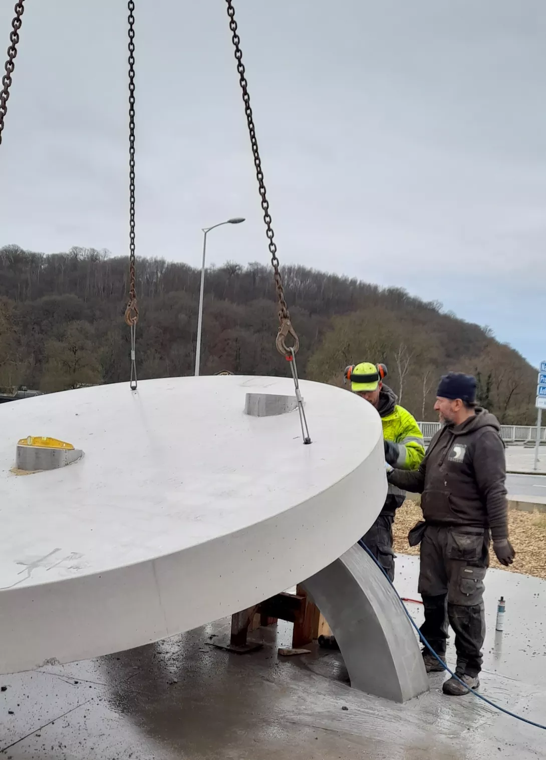 beton_prefabrique_oeuvre_art_socle.jpg