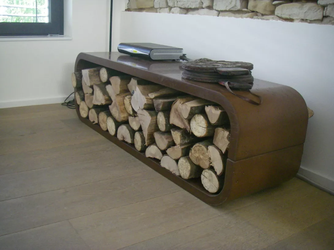 beton-prefabrique-mobilier-porte-buches.jpg