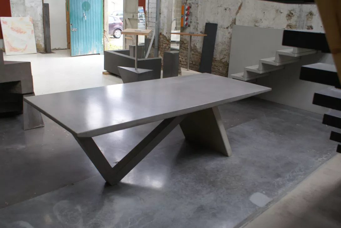 beton-prefabrique-mobilier-table.jpg